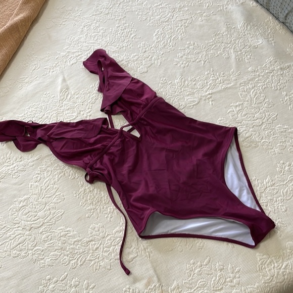 Cupshe 1pc Swimsuit. NWOT. P/A1159/5 - Picture 5 of 13